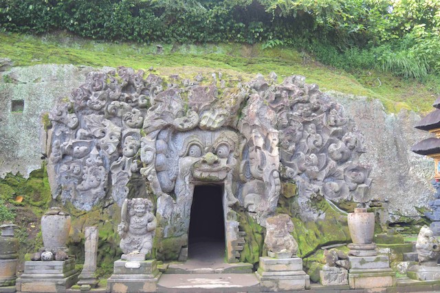 未だ謎だらけ！バリ島にある古代遺跡ゴアガジャに行ってみた。