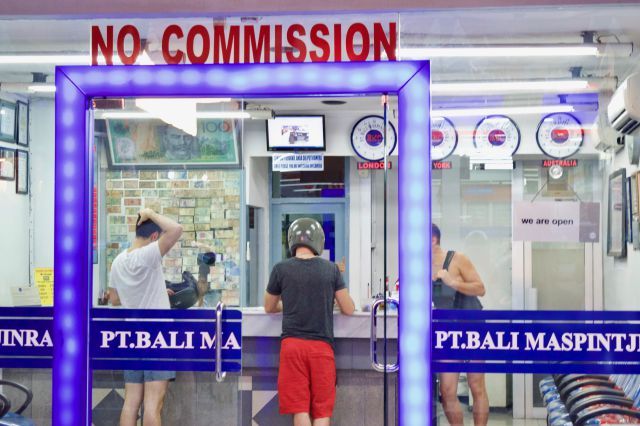 【旅を台無しにする前に】バリ島の悪徳両替所に引っかからないためのポイント！