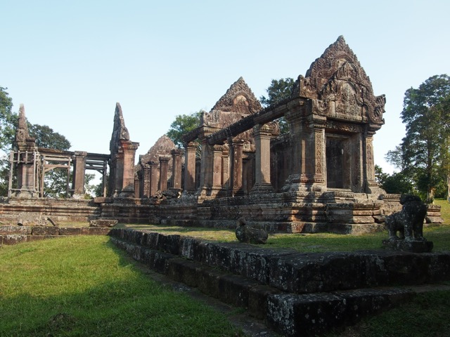 アンコールワットだけじゃなかった！素晴らしすぎるカンボジアの郊外の遺跡3選