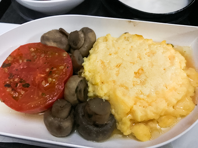 【機内食ルポ】美味しいと評判！成田〜イスタンブール「ターキッシュエアライン」エコノミークラス