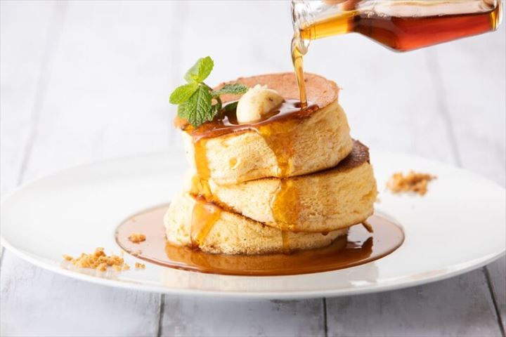 富士山の溶岩窯で焼き上げる「富士山パンケーキ」