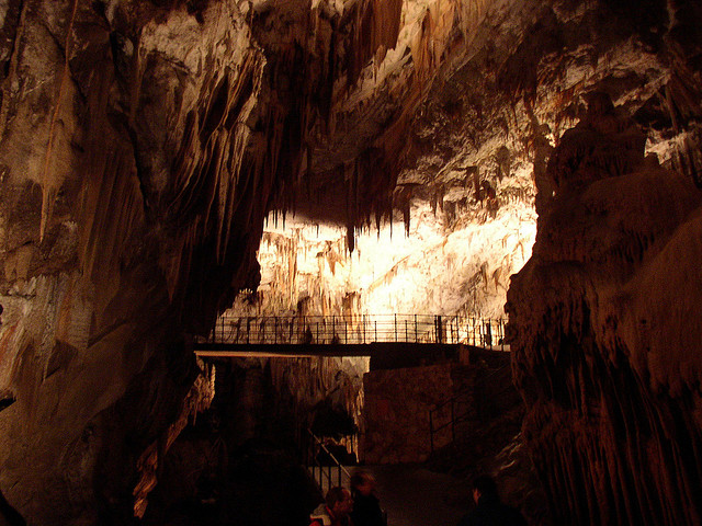 ポストイナ鍾乳洞