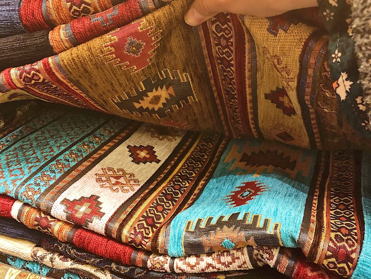 トルコらしい柄のラグ