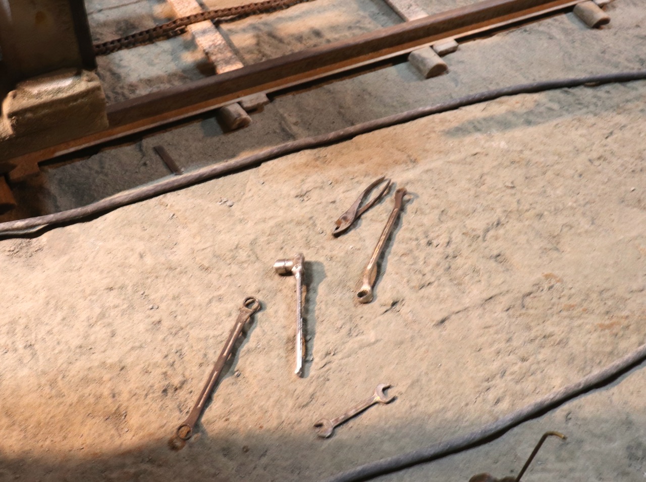 石を採掘する道具