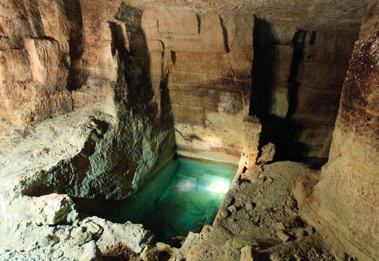 鵜川石切り場跡の景色