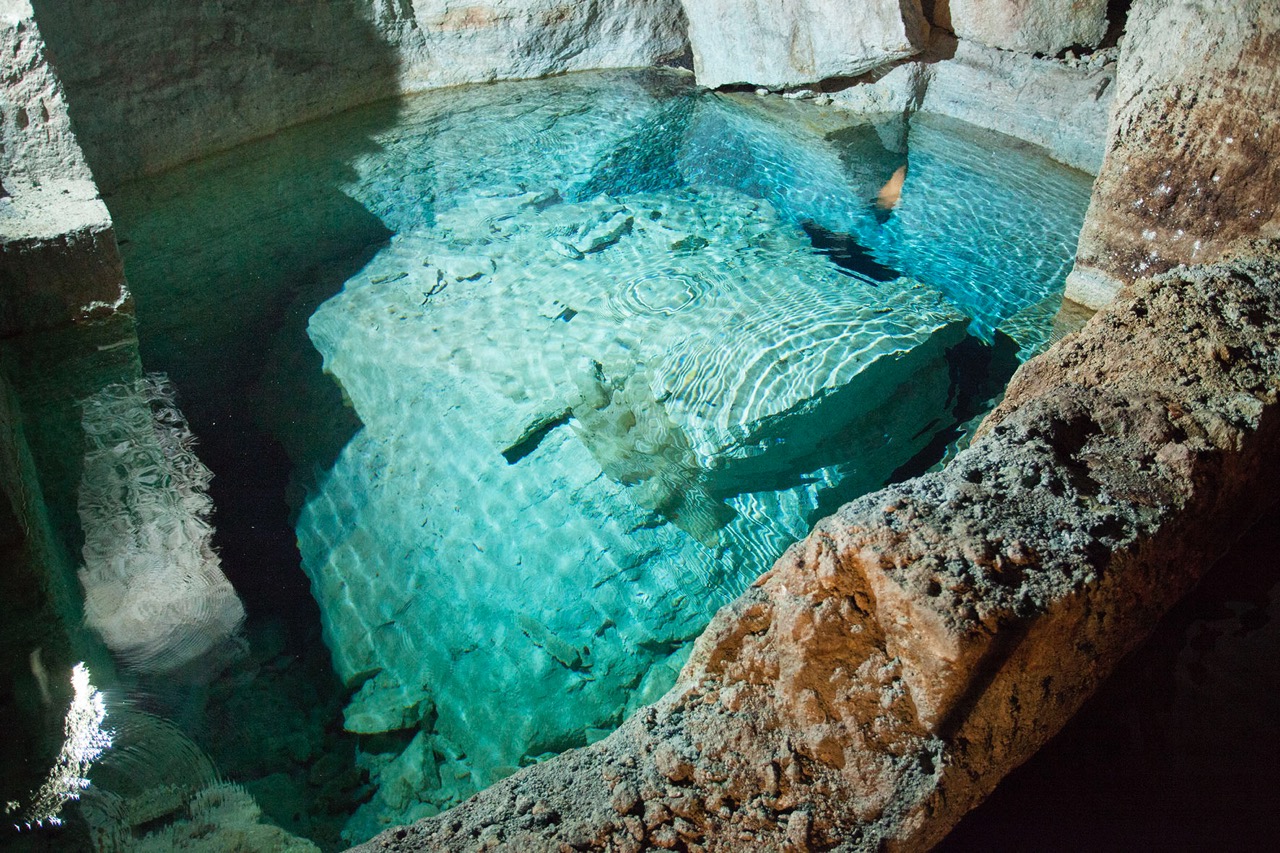 鵜川石切り場跡の地下水