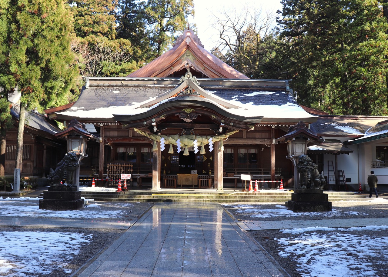 白山比咩神社の拝殿