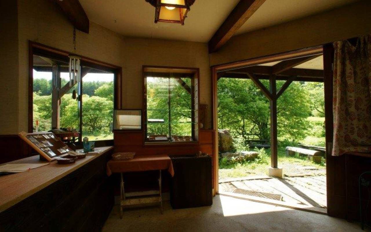 ひゅってみさやま玄関