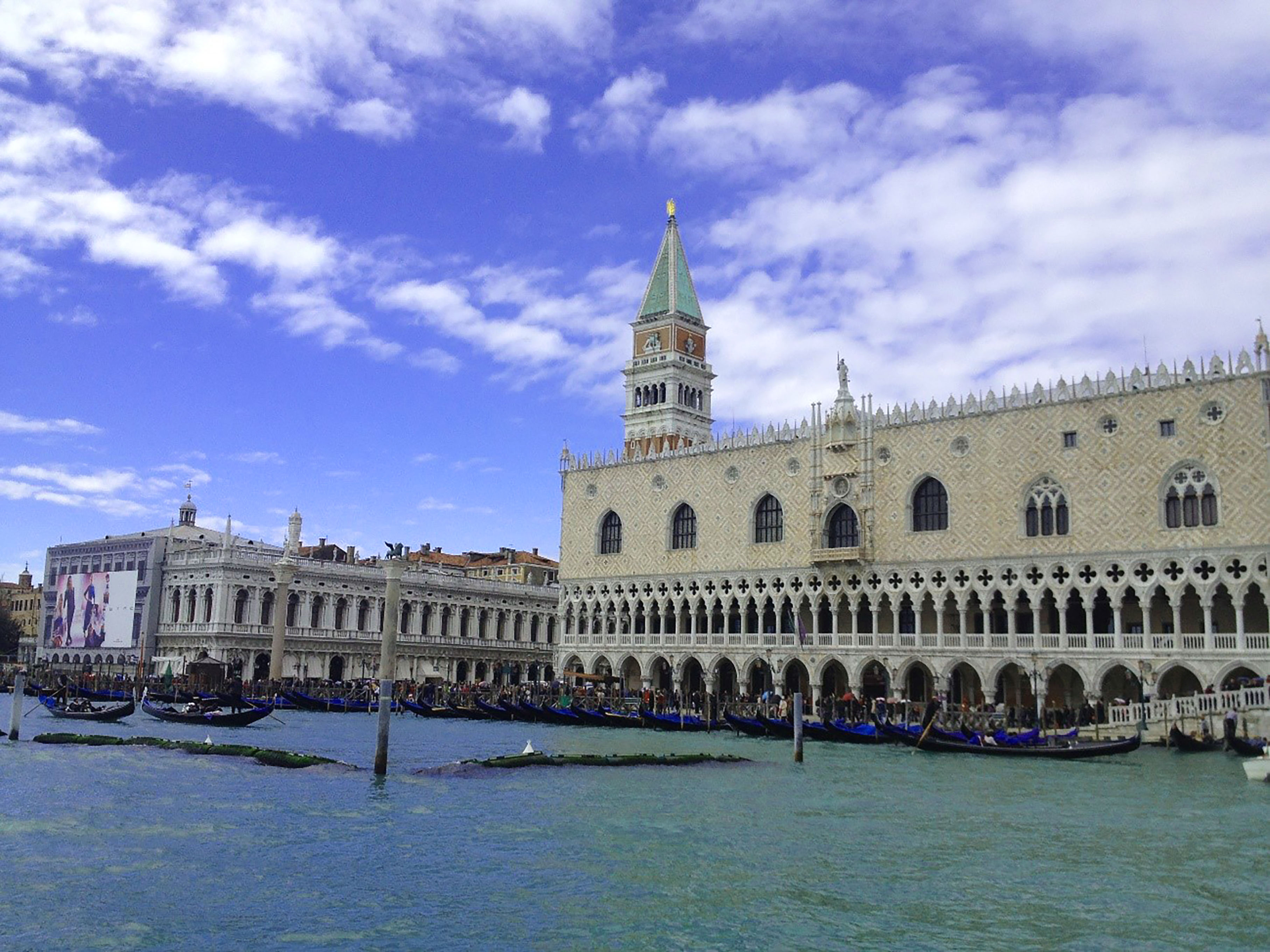 橘紫夕写真イタリア2