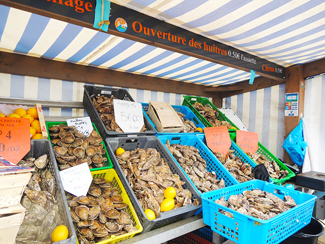 Marché aux Huîtres de Cancale カンカル牡蠣市場