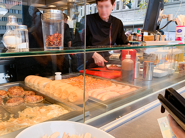 ソーセージは揚げ焼きでこんがり