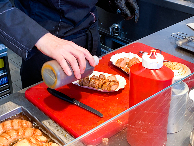 ソースとパウダーはお店によって違います