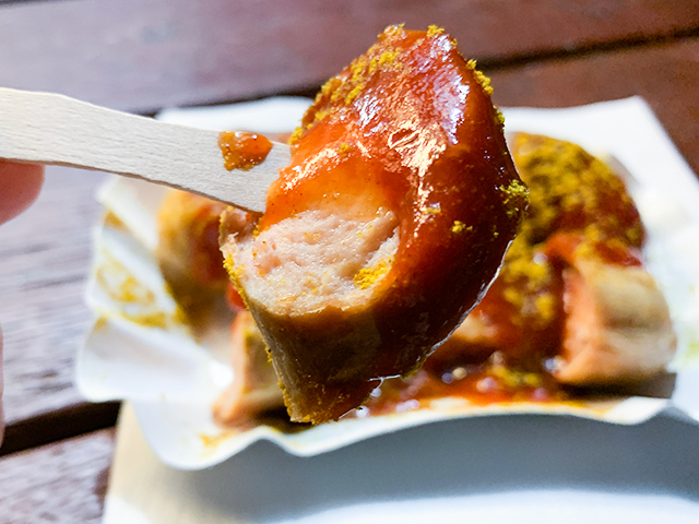 皮は薄め。ソースとパウダーは多めでした