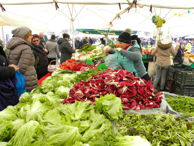 中央市場の野菜