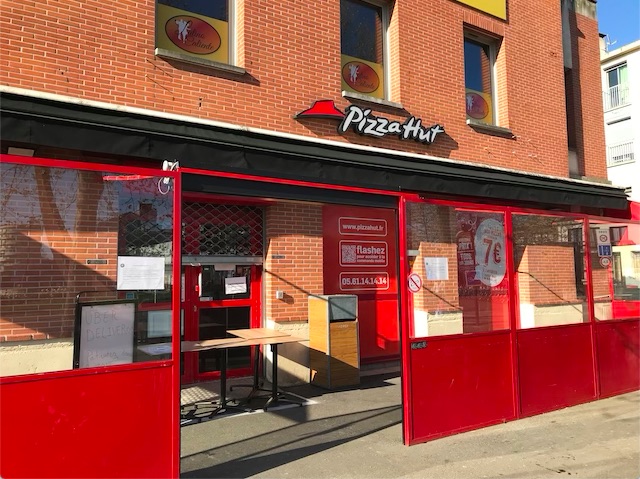 休業中のファーストフードチェーン。2020年3月25日、南仏トゥールーズにて