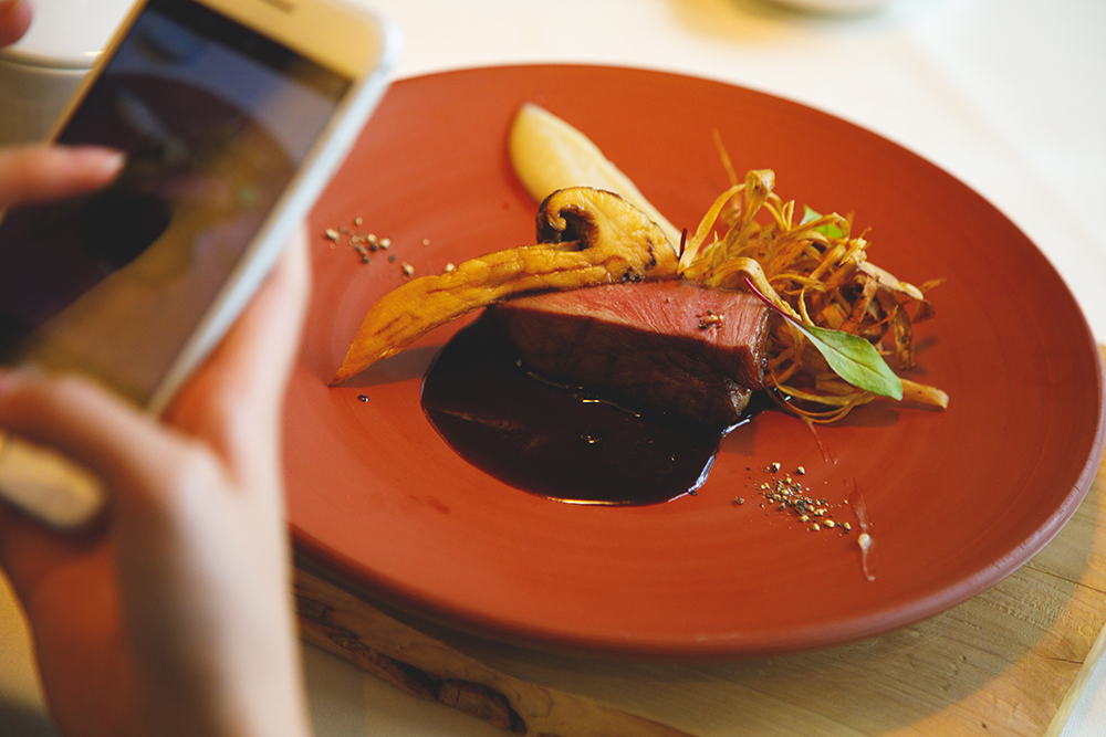 佐渡　ラ・プラージュ　牛タンのコンフィ