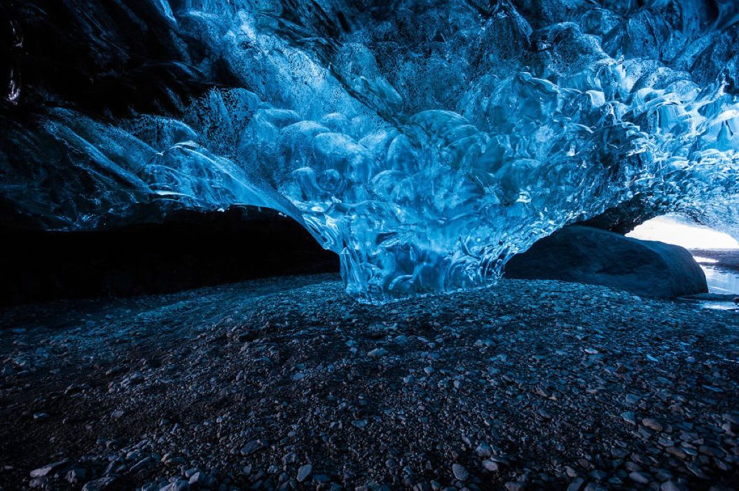 85singo_I-finally-visited-the-ice-caves-in-Iceland21__880