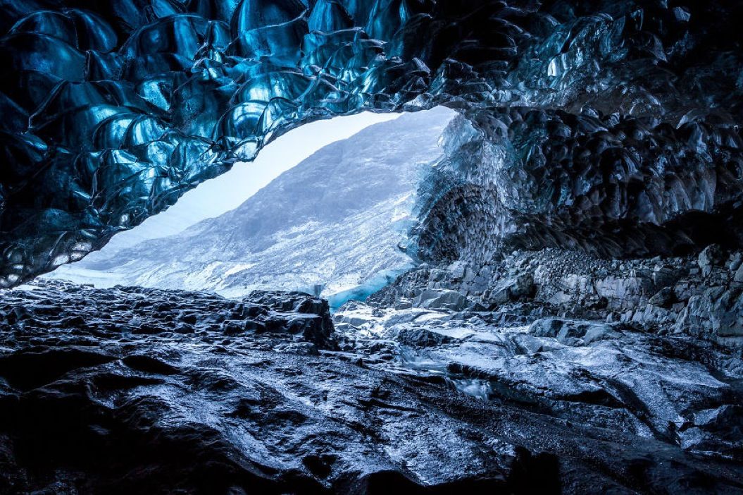 85singo_I-finally-visited-the-ice-caves-in-Iceland23__880