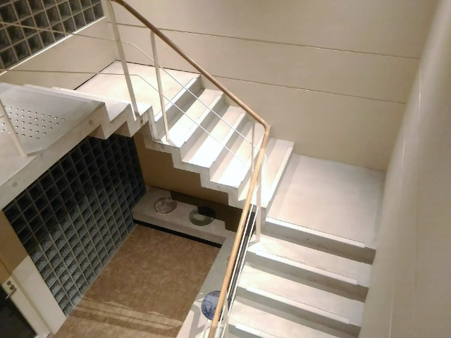 ショウナイホテルスイデンテラス階段