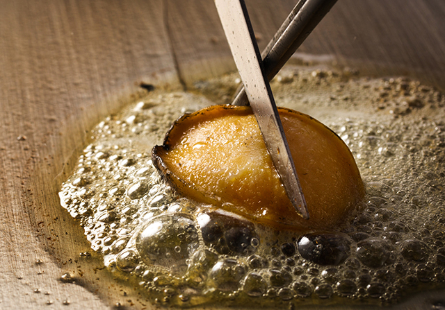 旬の「エゾアワビ」、芳醇な「牛肉」を味わえる！「ステーキ＆エゾアワビフェア」【リーガロイヤルホテル広島】