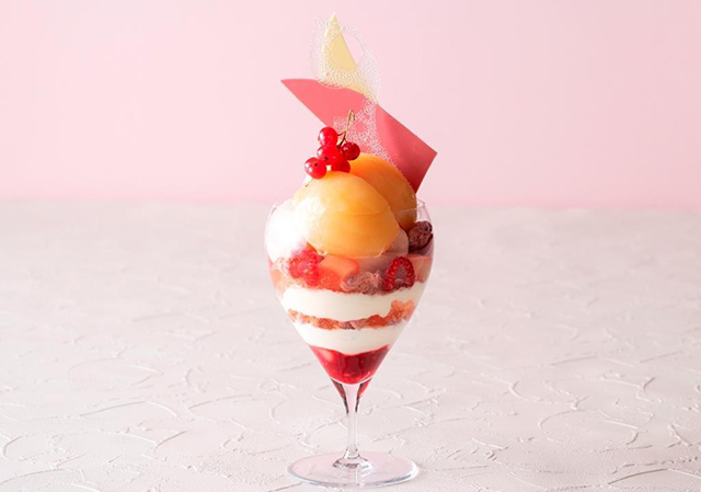 ヨコハマ グランド インターコンチネンタル ホテル「パルフェ ペッシェ～桃のパフェ～」
