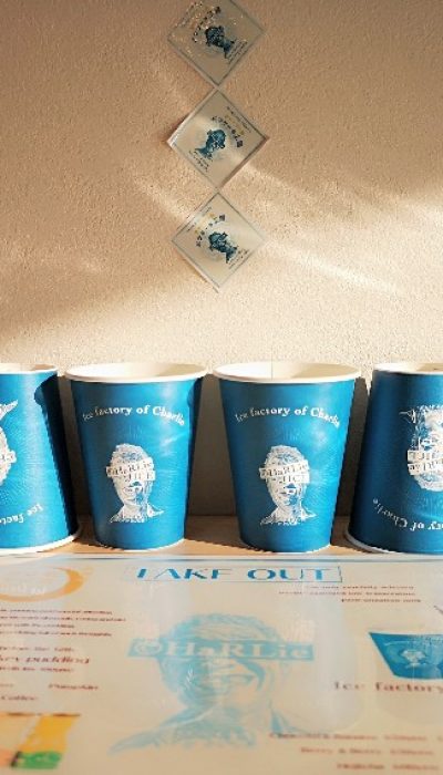 チャーリーのパンケーキ工場店内ディスプレイ