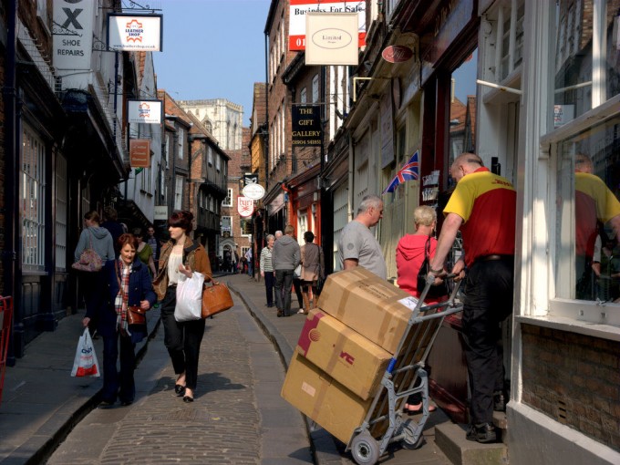 5558498602_6445c111de_b