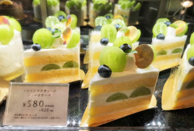 東京都武蔵野市・「Chateraise PREMIUM YATSUDOKI 吉祥寺」産直シャインマスカットフェスタ（シャインマスカットのショートケーキ）2