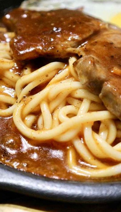 付け合わせは麺