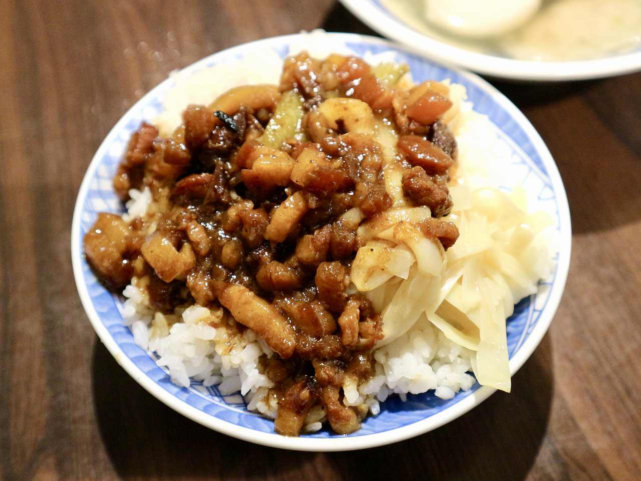 「御紘福福州魚丸」の魯肉飯