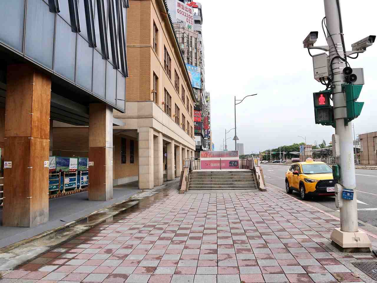 台北駅地下街Z6出口