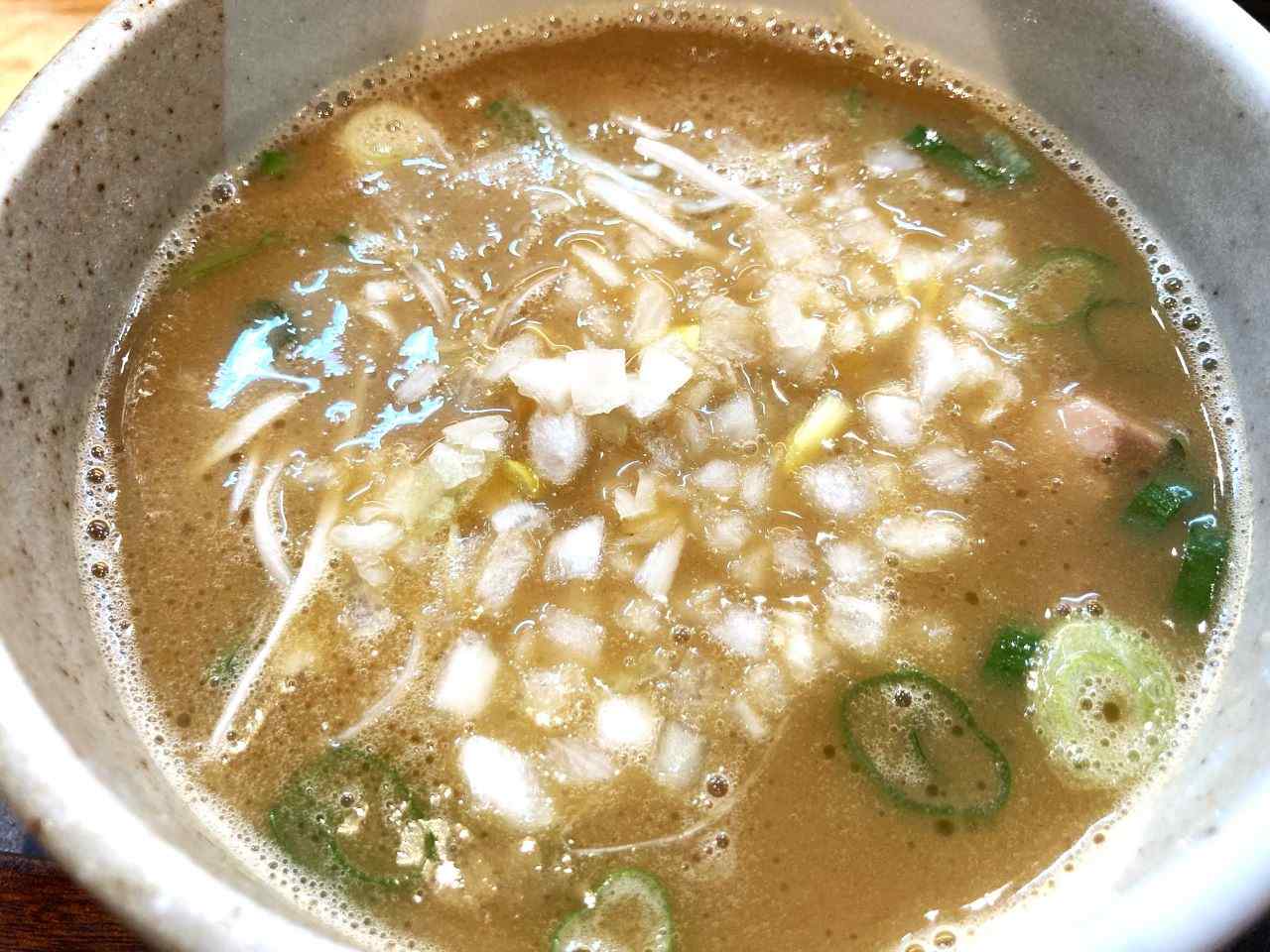麺匠 たか松 KAWARAMACHI 玉ねぎ入りスープ