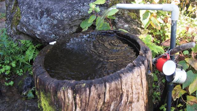 美濃戸山荘の湧水