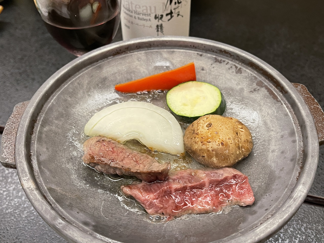 ホテル八田の夕食、甲州ワイン牛肉ステーキ