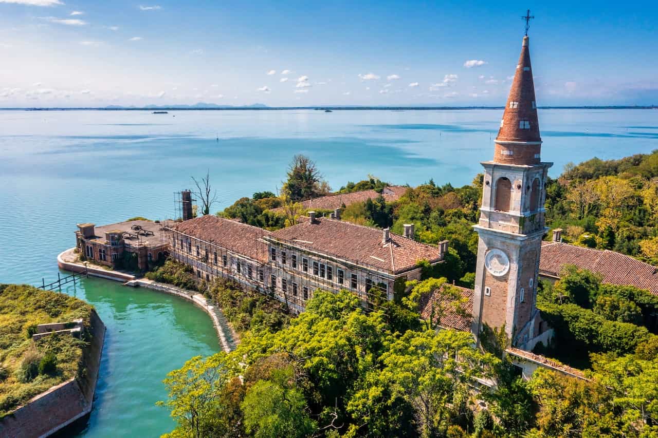 イタリア・ポヴェーリア島1